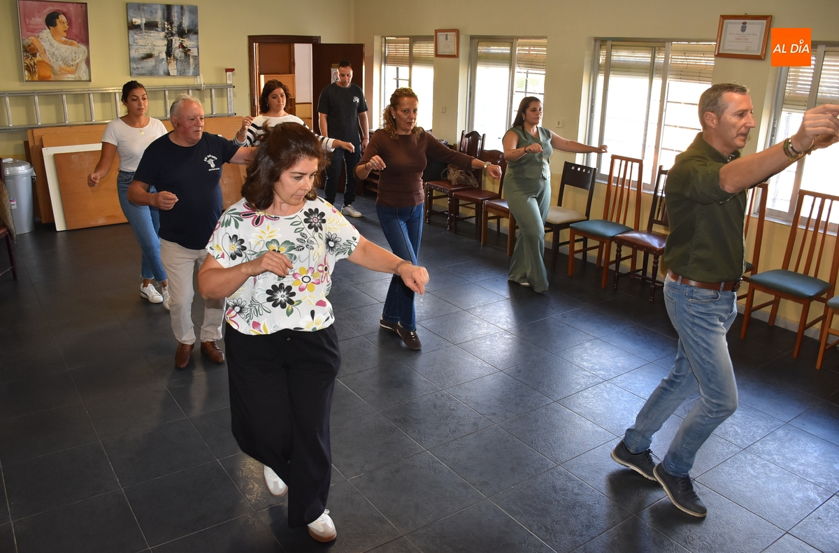 Arranca el taller de baile charro de la Avenida de España, que sigue abierto a más alumnos