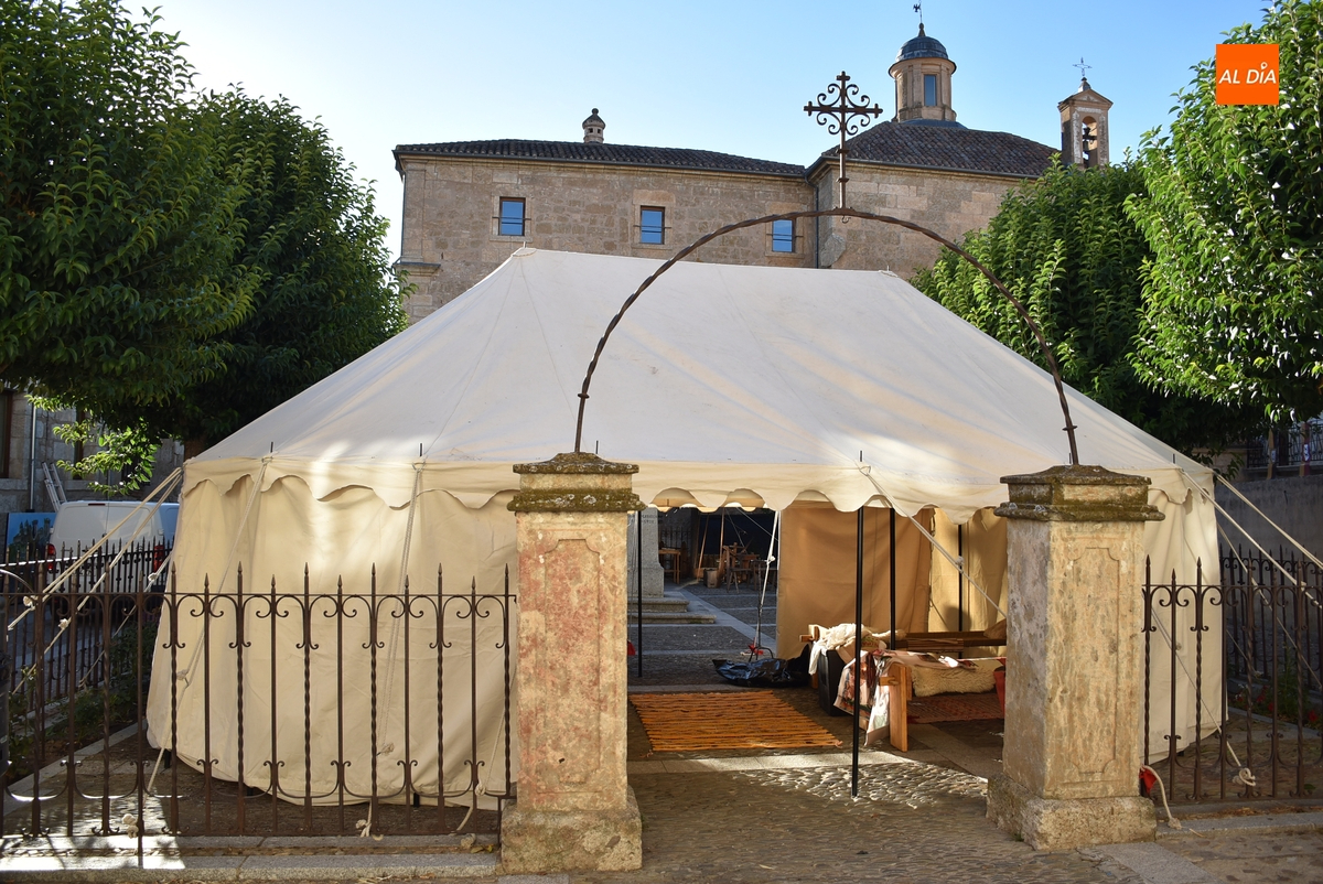 Las paradas y el campamento van tomando forma mientras sigue creciendo la decoración