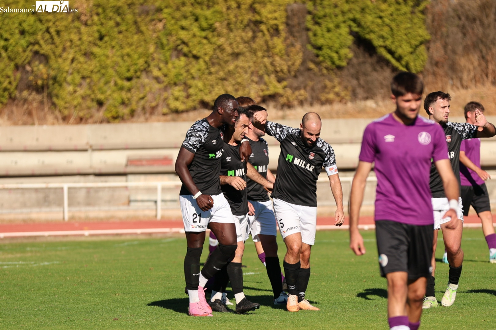 El Ciudad Rodrigo gana por 1ª vez sus 4 primeros partidos en Regional tras dar otro golpe en el 1º derby