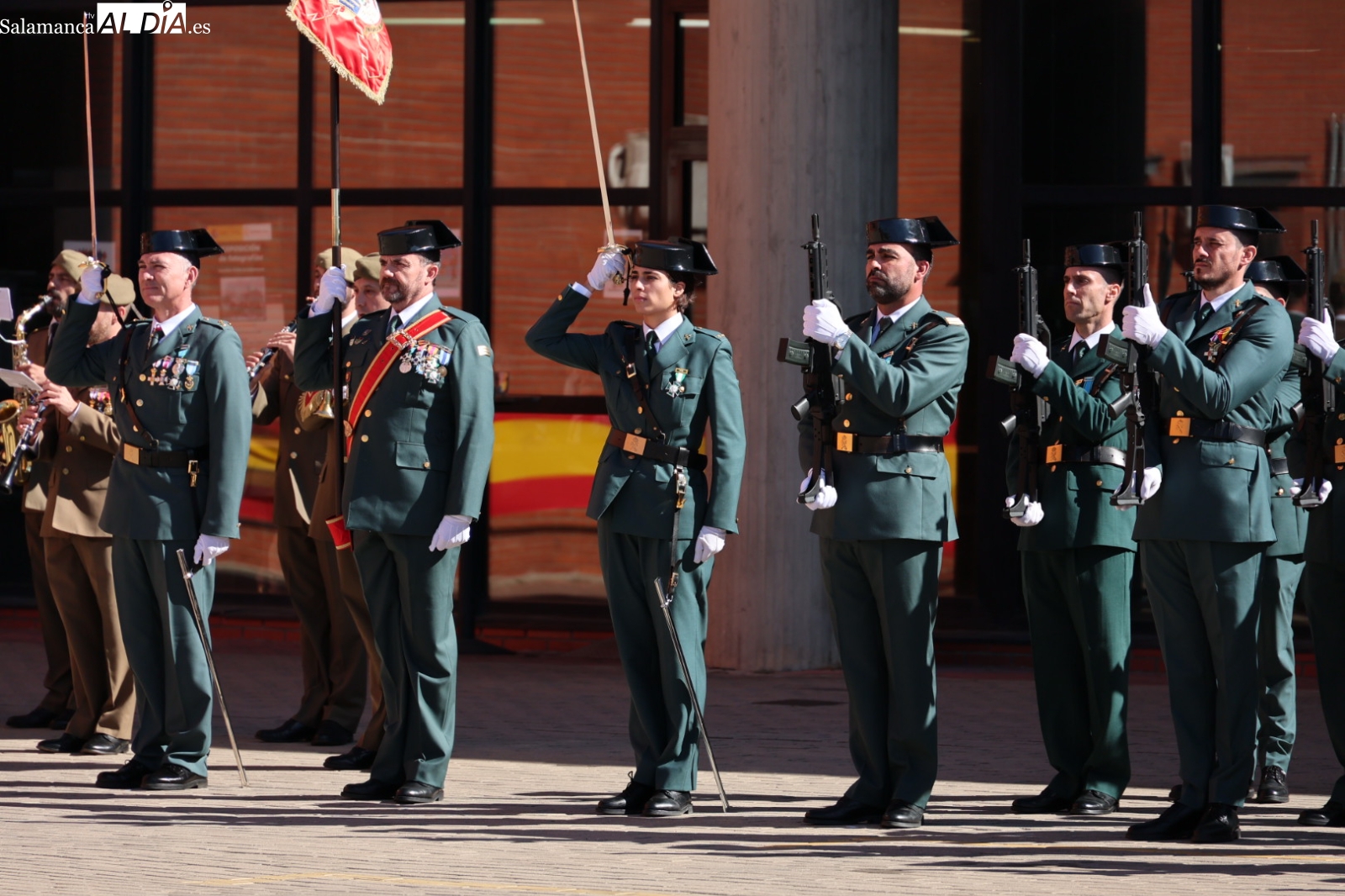 VÍDEO y GALERÍA DE FOTOS | La Guardia Civil de Salamanca rinde homenaje a su patrona, la Virgen del Pilar