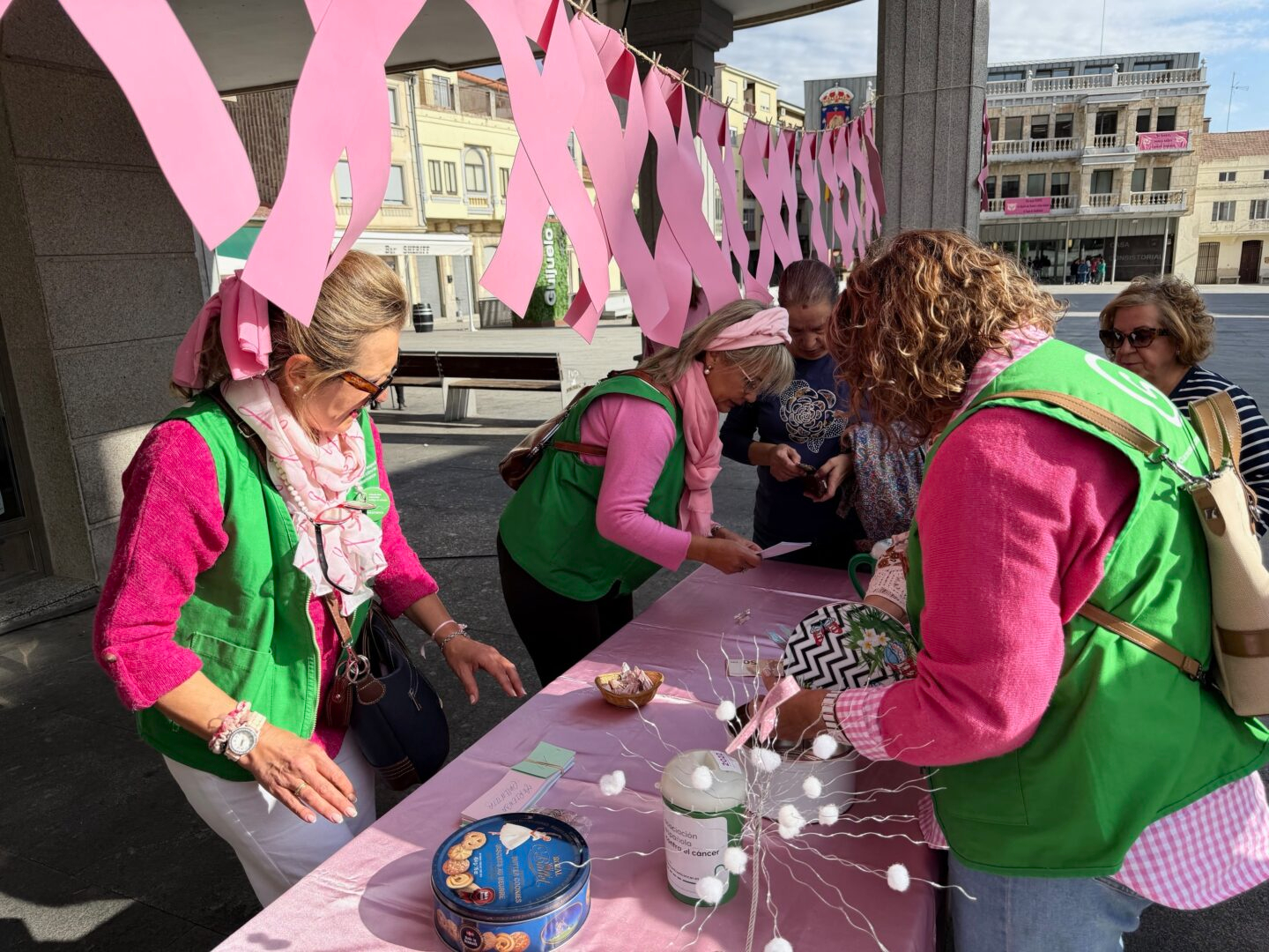 Guijuelo se viste de rosa para visibilizar la lucha contra el cáncer de mama