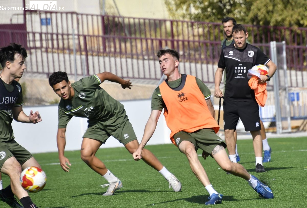 FOTOS | Gran intensidad en la vuelta al trabajo de Unionistas con la ausencia de Víctor Olmedo 