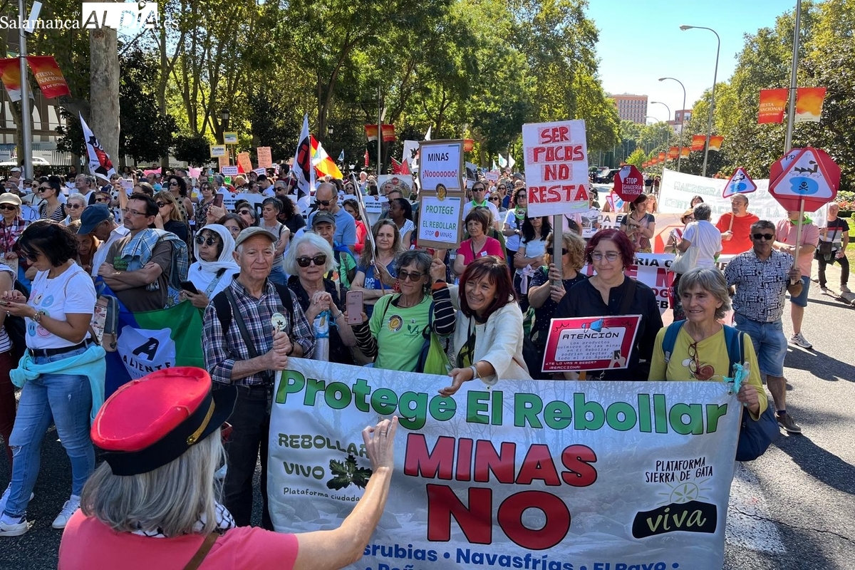 Colectivos salmantinos se unen al clamor de Madrid en una histórica manifestación por un mundo rural vivo