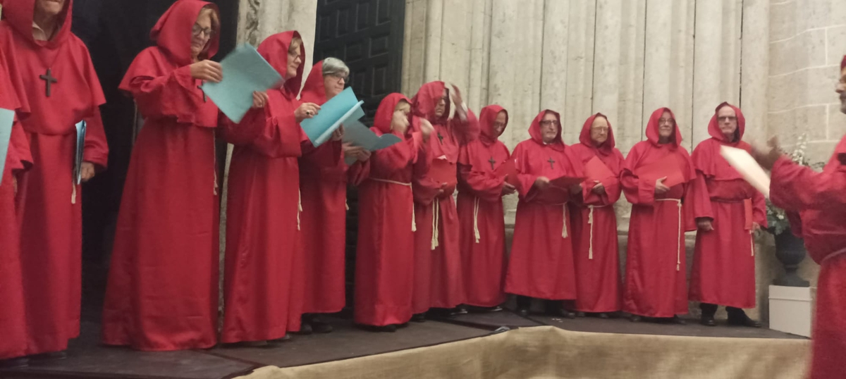 La Coral se congratula del inimaginado éxito cosechado con sus Cantos en la Feria Medieval