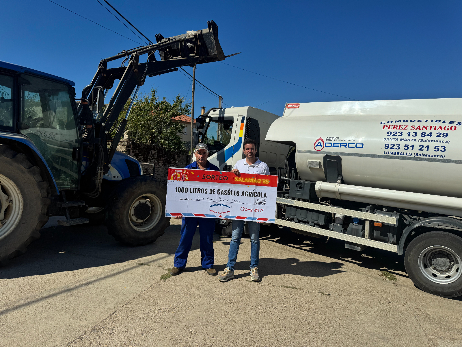 José Ángel Ramos, ganador del sorteo de 1.000 litros de gasóleo agrícola de Combustibles Pérez Santiago en Salamaq 2025