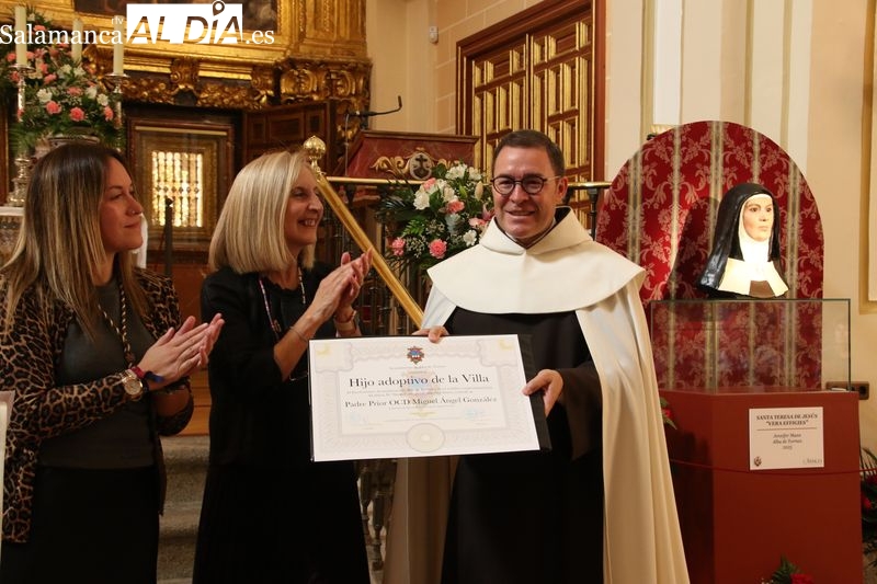 Las palabras del prior Miguel Ángel González como Hijo Adoptivo de Alba: Regalo este honor a la Santa
