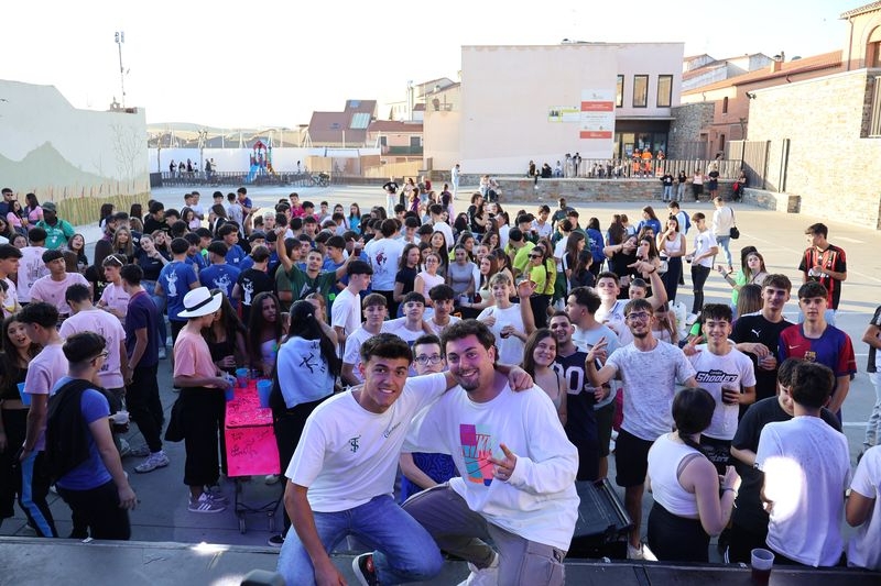 El Chupinazo da inicio a las Fiestas de Santa Teresa con la música de los DJ’s locales
