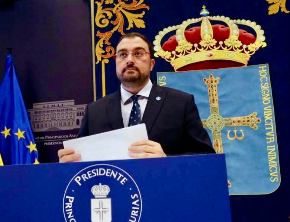 Adrián Barbón, Presidente de Asturias, galardonado este sábado en Peñaranda en los VII Premios Benedicta Rodríguez Álvarez de las Juventudes Socialistas de Castilla y León