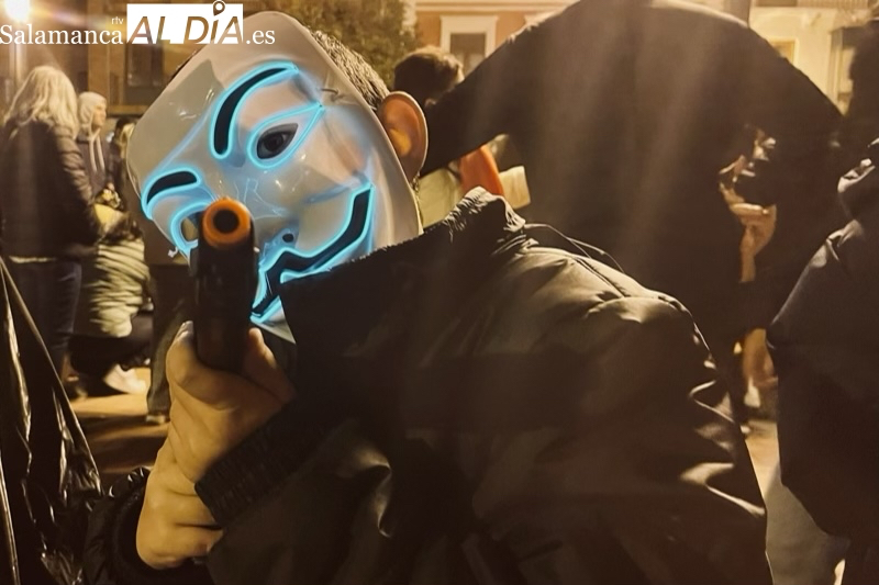 La previsión de lluvia lleva al pabellón del Severiano Montero la fiesta de Halloween