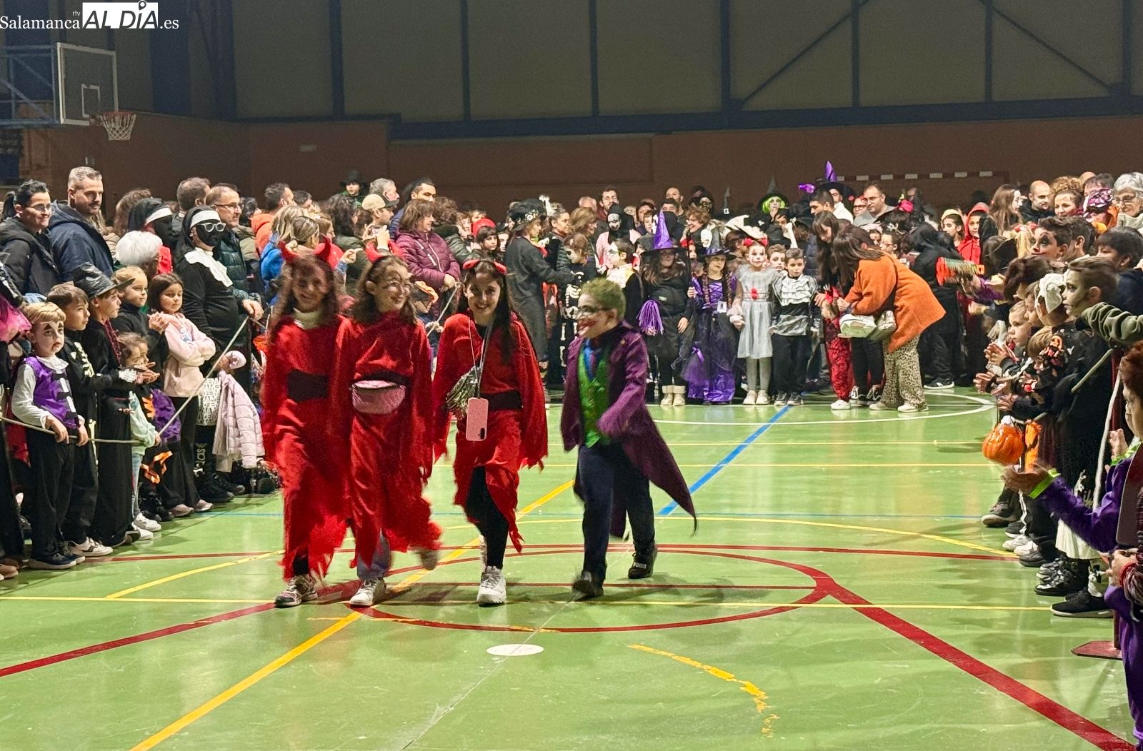 Halloween convierte el pabellón del Severiano Montero en una fiesta terroríficamente divertida