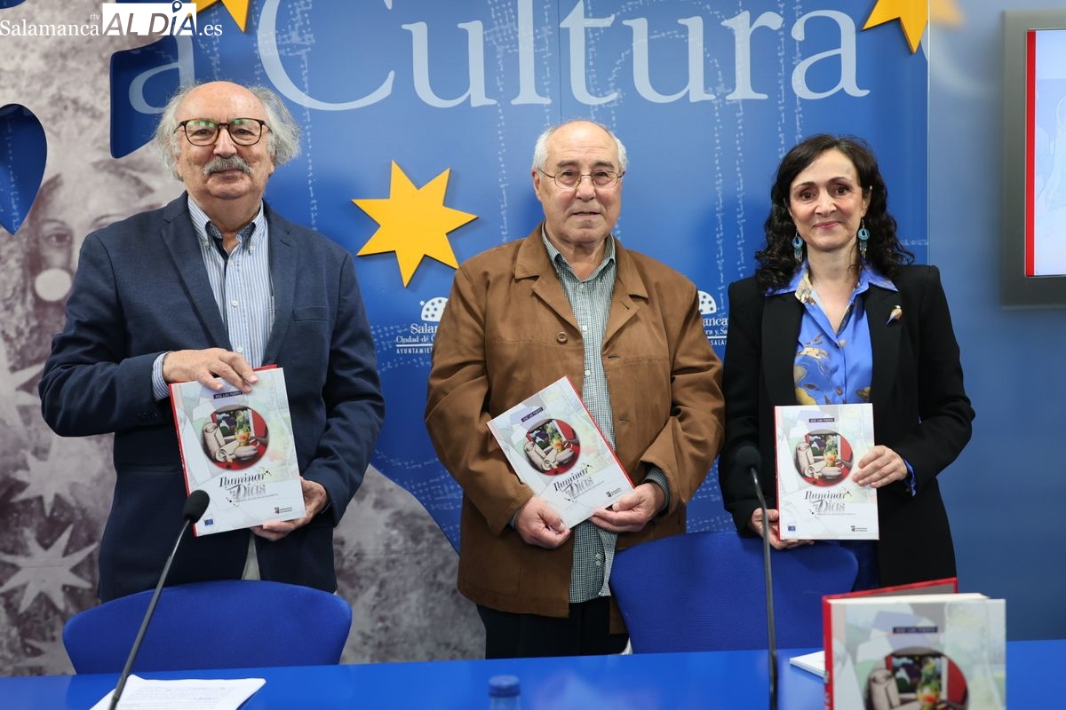 FOTOS | José Luis Puerto reivindica el humanismo como un organismo vivo en su nuevo libro Iluminar los días