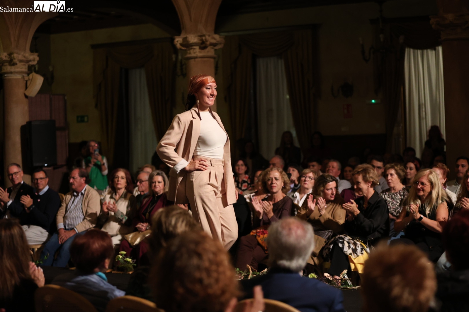 VÍDEO y FOTOS | La fortaleza contra el cáncer se sube a la pasarela del Casino de Salamanca