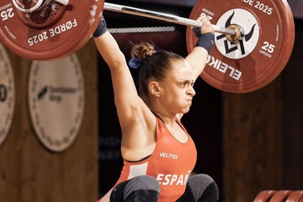 La salmantina Marta García bate el récord de España de arrancada en el Mundial de Halterofilia