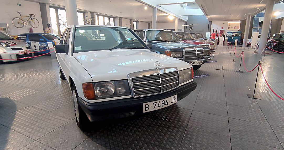 El coche que marcó una época en Mercedes y que ahora puedes ver en el Museo de la Automoción de Salamanca