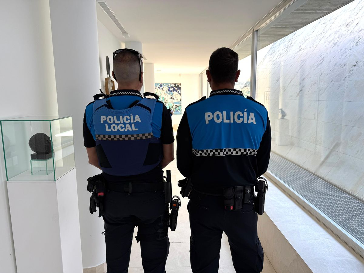Santa Marta se blinda. Así es la formación de sus policías para utilizar el dispositivo táser