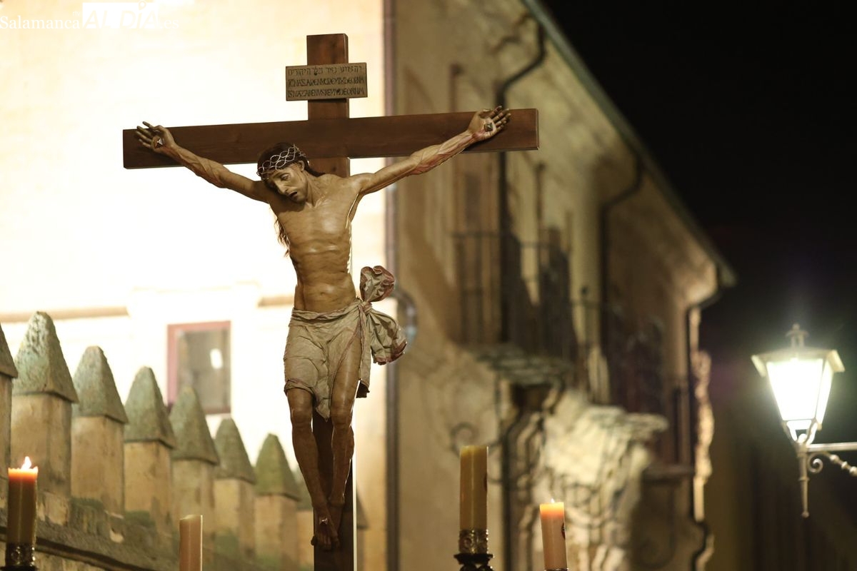 VÍDEO Y FOTOS | Histórica procesión del Cristo de la Agonía en Salamanca por su V Centenario