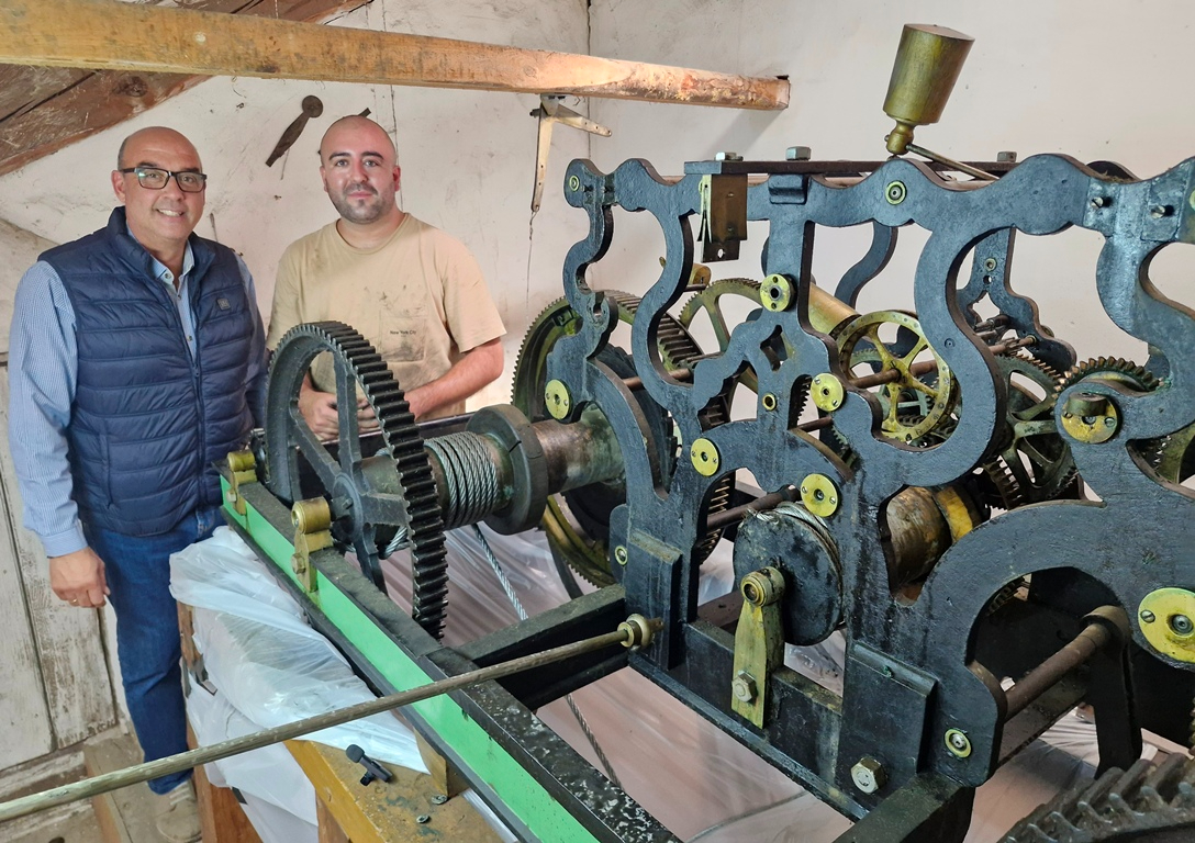 En marcha la reparación del reloj de la Casa Consistorial