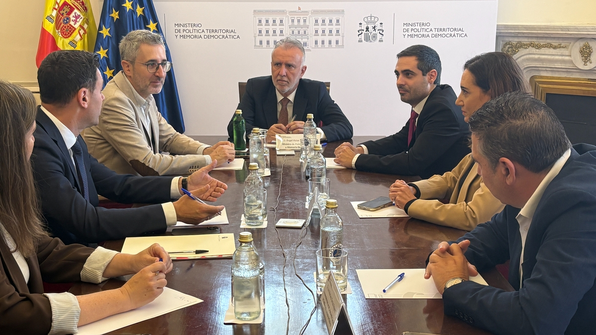 El ministro de Política Territorial reconoce el legítimo derecho de la Región Leonesa a su propia autonomía