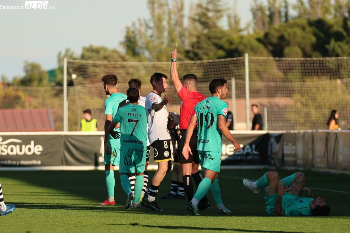 Las carencias del Reina Sofía: el árbitro del Unionistas-Mérida denuncia que su vestuario estaba ocupado