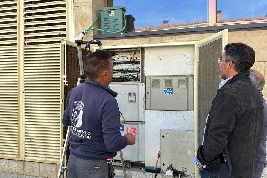 Villamayor pone fin a las interrupciones del alumbrado público en varias calles del casco urbano