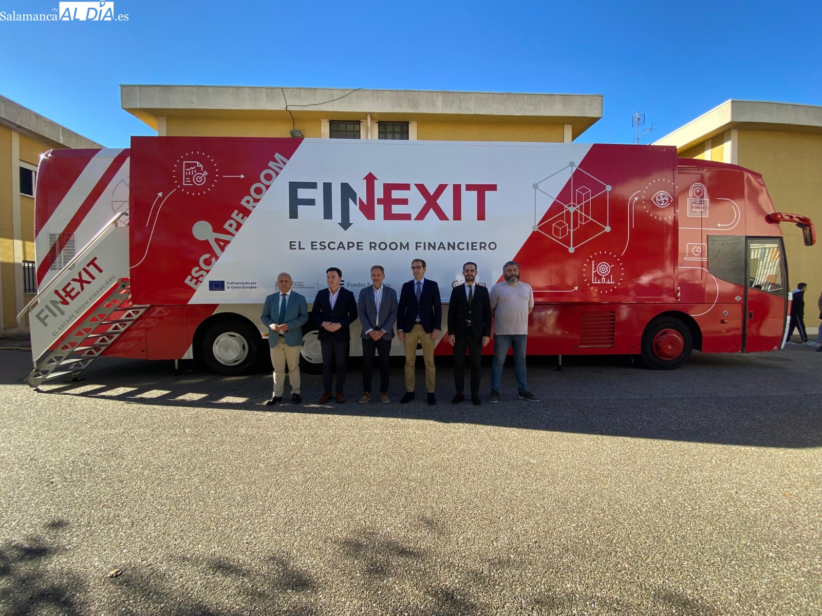 FOTOS | Un escape room sobre ruedas enseña educación financiera a los alumnos de FP de Salamanca