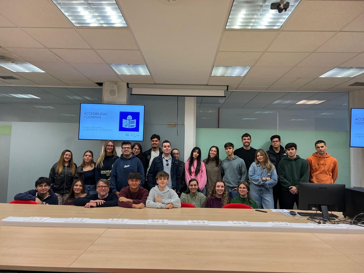 La Facultad de Comunicación de la UPSA acoge una exposición sobre 30 años de infografía periodística