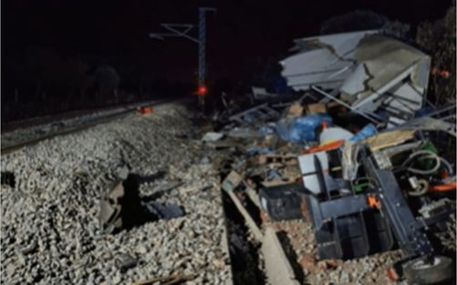 Fallece un camionero en la A-62 tras salirse de la vía y ser arrollado por un tren en Carrascal de Barregas