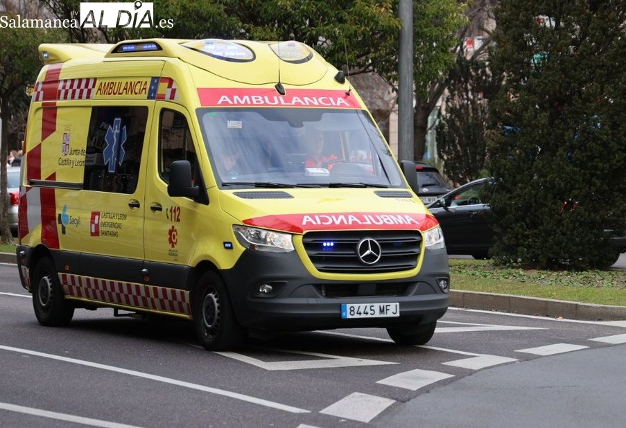 Herida una joven de 29 años en un choque por alcance en la SA-20 en Carbajosa