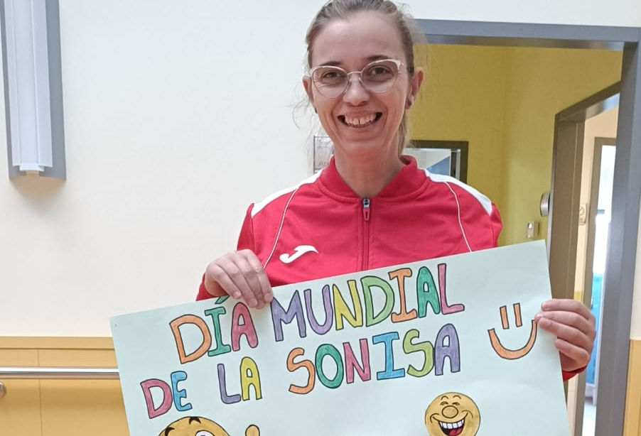 Asprodes Vitigudino celebra el Día Mundial de la Sonrisa con murales que capturan la felicidad