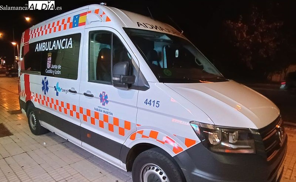 Herido un joven de 29 años al chocar su patinete con un coche en la calle Correhuela