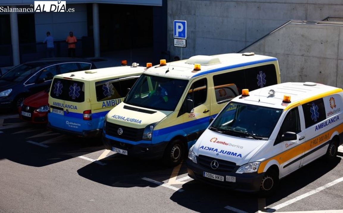 La salida de la vía de un coche en Guijuelo deja tres heridos y una gran humareda 