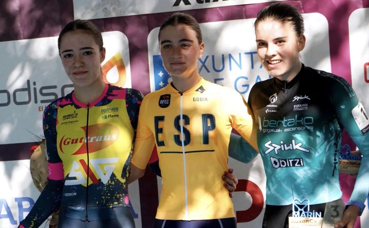 Carla Bañuls da al Mirat Team su primera victoria en la Copa de España de Ciclocross en Pontevedra