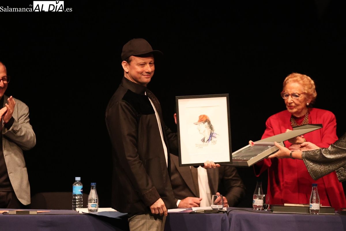 FOTOS | La poesía como motor de cambio: el Teatro Liceo acoge la gala del XII Premio ‘Pilar Fernández Labrador’