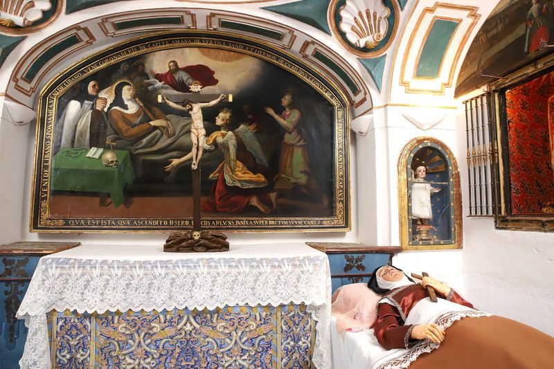 Un Cristo del siglo XVII restaurado enriquece la celda de Santa Teresa en Alba de Tormes