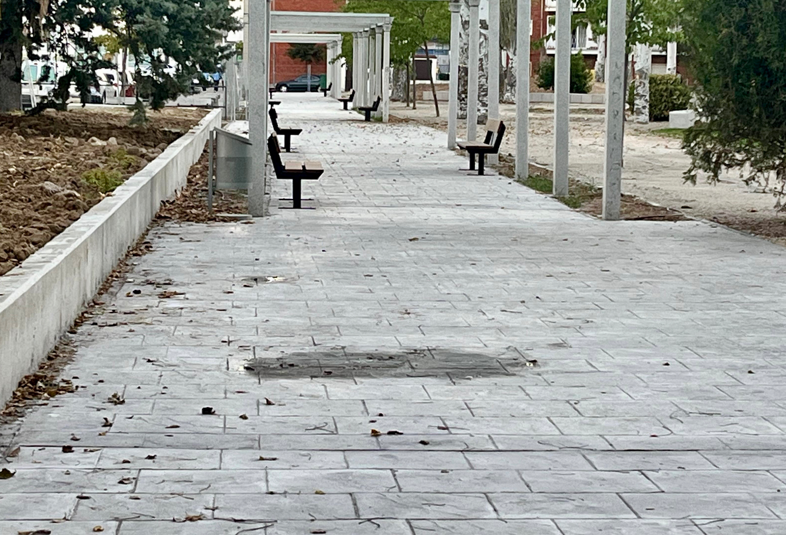 Charcos y defectos en el nuevo parque de Los Jardines: Nueva denuncia del Partido Popular