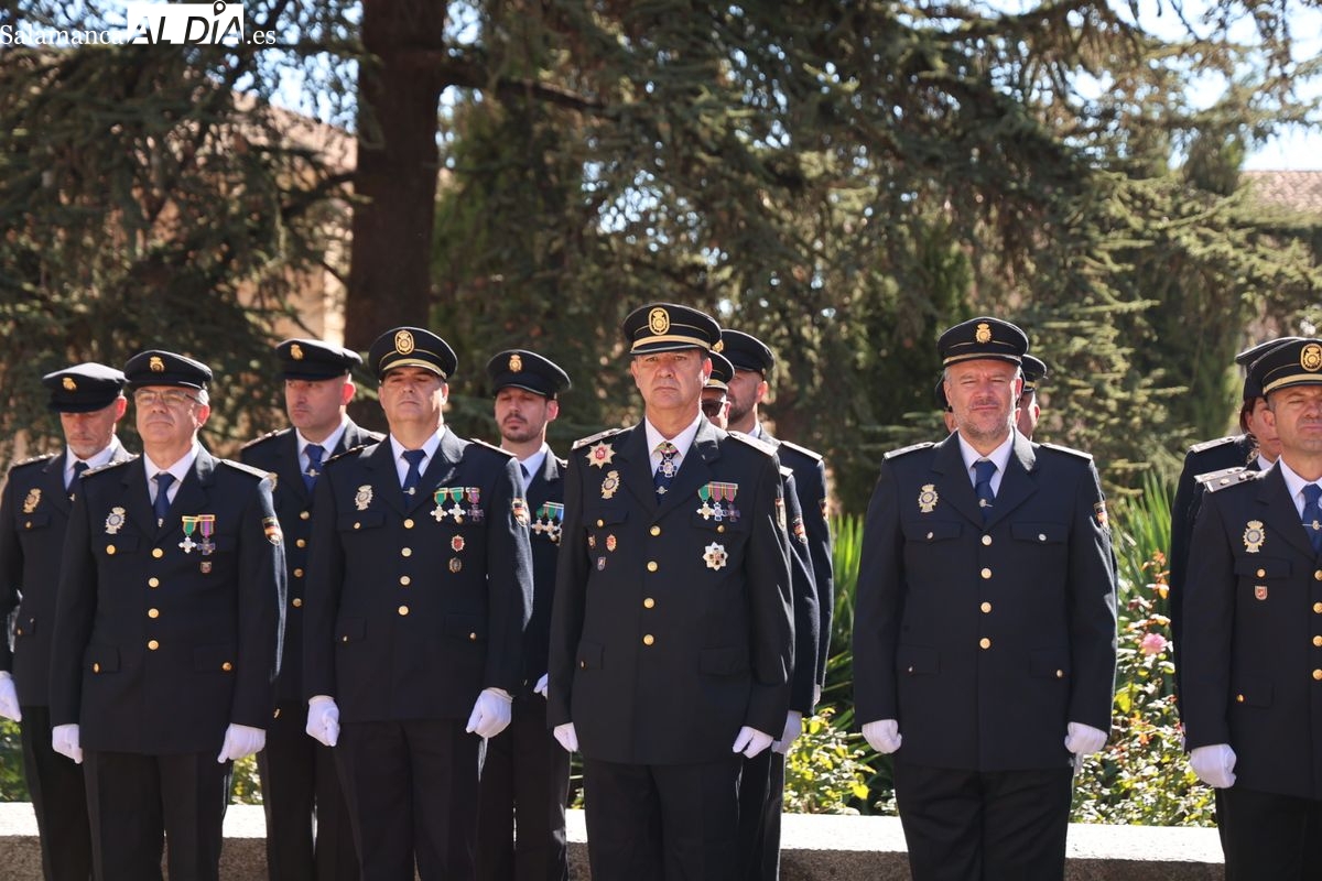 VÍDEO y FOTOS | La Policía Nacional condecora a sus agentes en Salamanca por su festividad anual