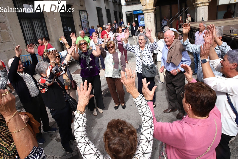 De la misa charra a la música de DJ en el día grande de los mayores