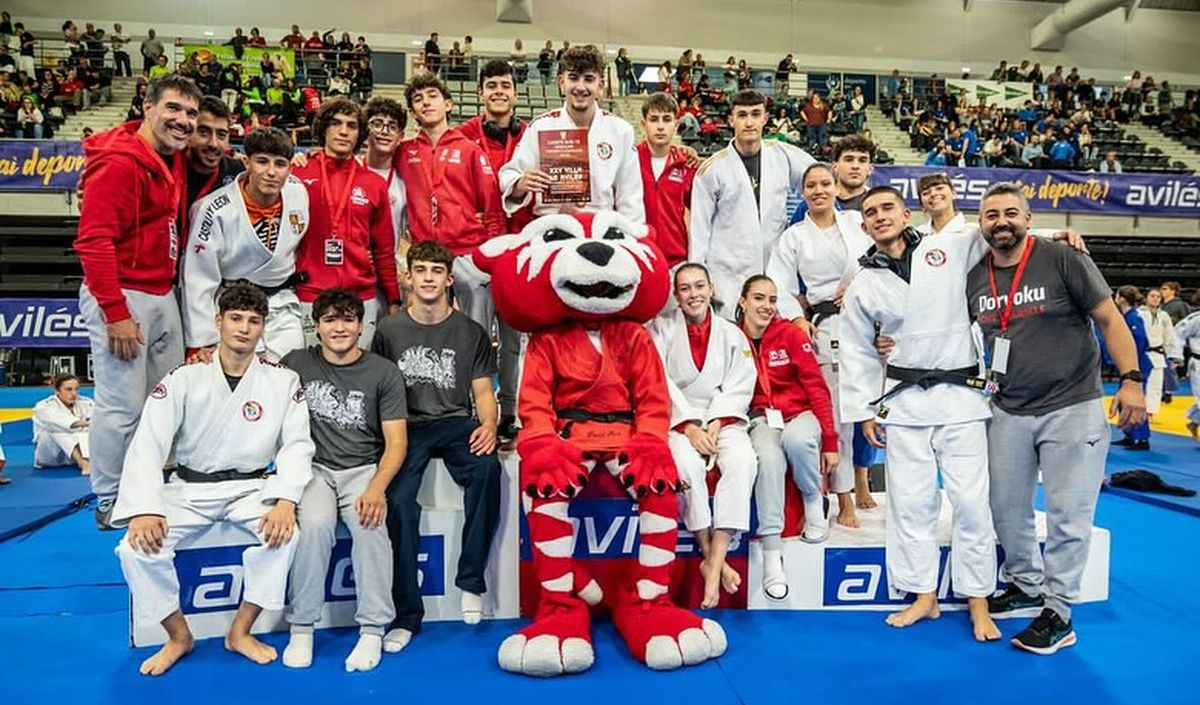 El Club Doryoku brilla en Avilés con un bronce y seis diplomas nacionales