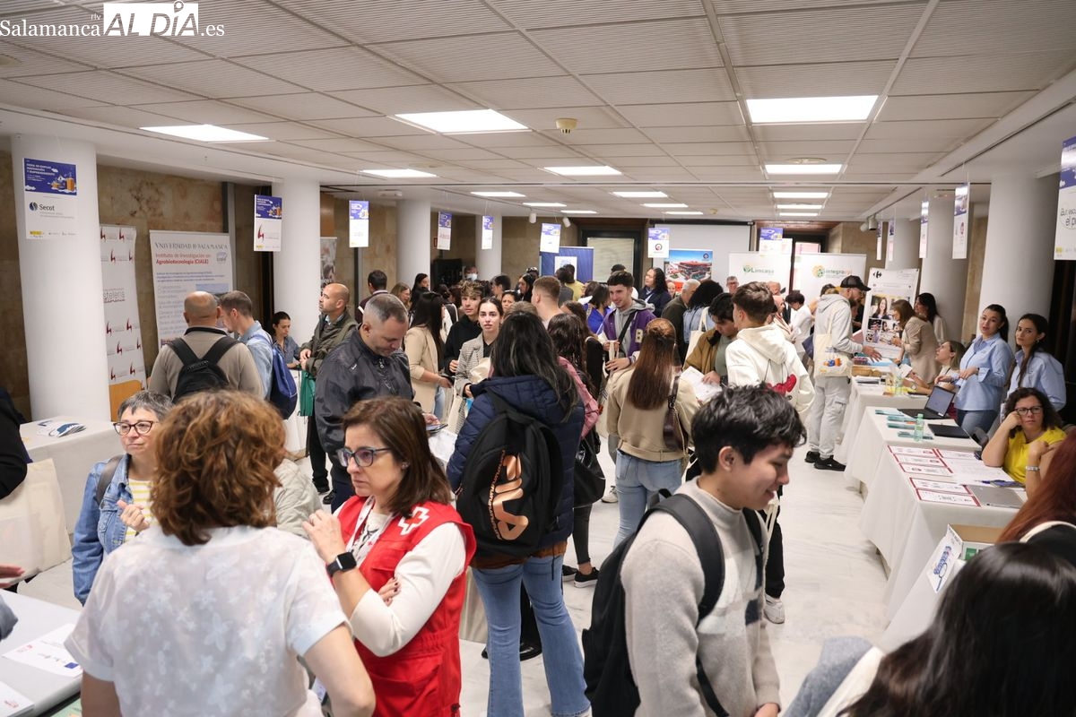 FOTOS | La Feria de Empleo de Salamanca conecta a más de 70 empresas con cientos de demandantes de trabajo