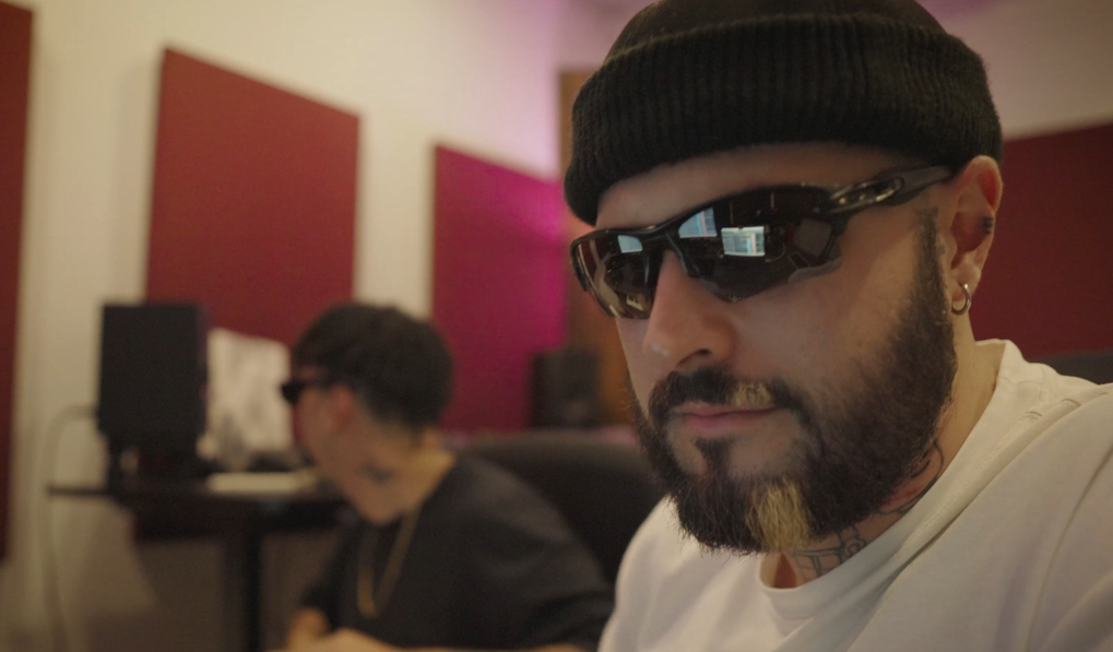 VÍDEO | Sino DPC, el artista venezolano afincado en Salamanca, lanza el EP Blanca Nieves tras su éxito viral