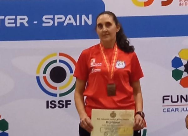 La tiradora salmantina Elena Mª Zarzoso brilla en el Campeonato de España de Armas Deportivas