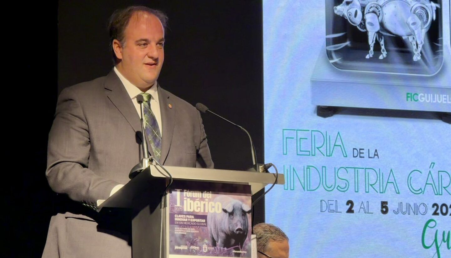 Roberto Martín, alcalde de Guijuelo: Queremos que el Fórum del Ibérico se celebre de forma bienal (Fotos)