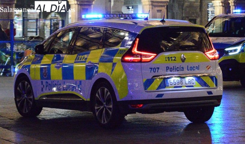 Abren diligencias a un conductor por superar la tasa de alcoholemia tras chocar contra un bordillo en Gran Vía