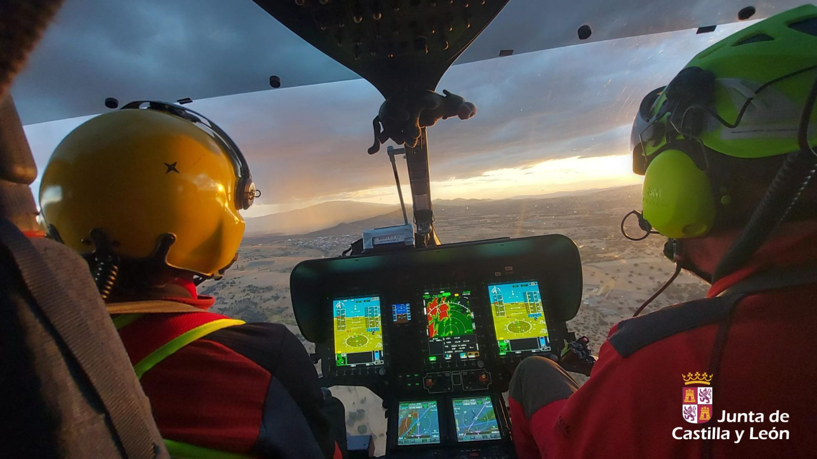 Rescatan en helicóptero a un joven de 19 años indispuesto en la Peña Negra de Candelario