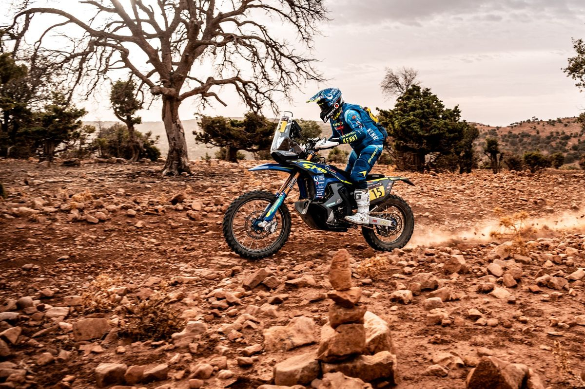 Santolino afina la navegación en una primera etapa del Rally de Marruecos marcada por los contratiempos