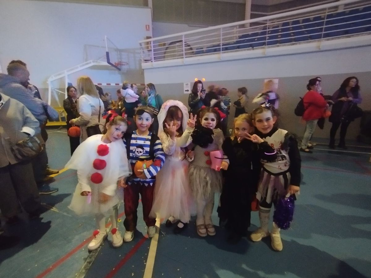 FOTOS | Santa Marta de Tormes celebra un Halloween multitudinario en su frontón