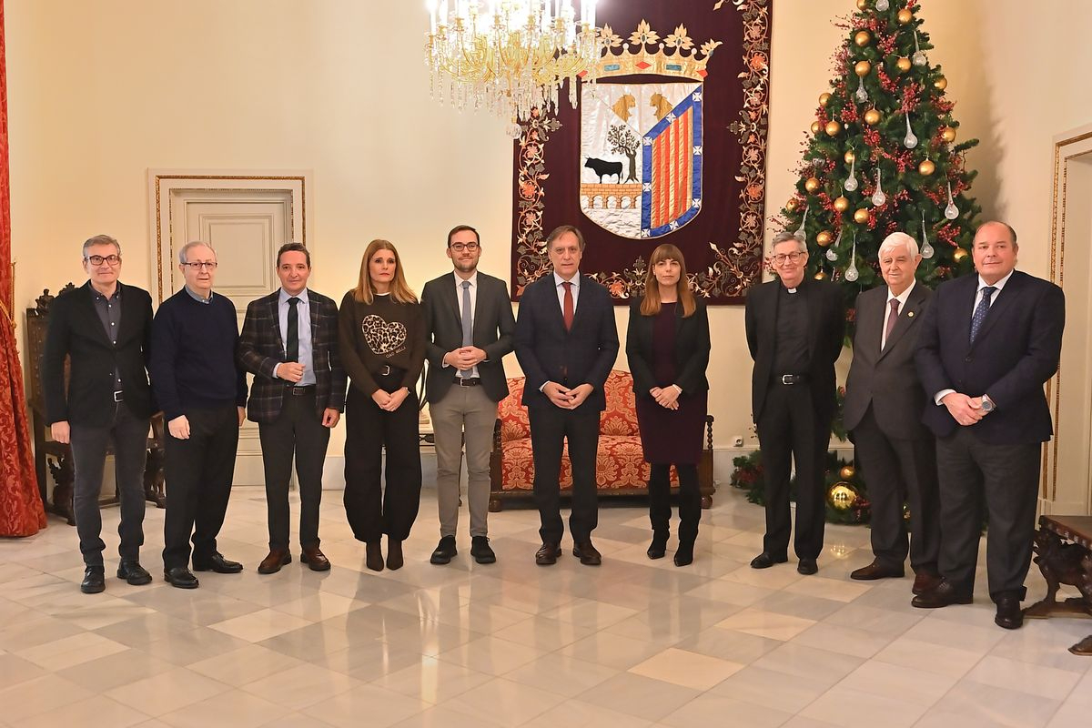 Ratificadas las Medallas de Oro de Salamanca 2025 para María Victoria Mateos y la Asociación de Amas de Casa