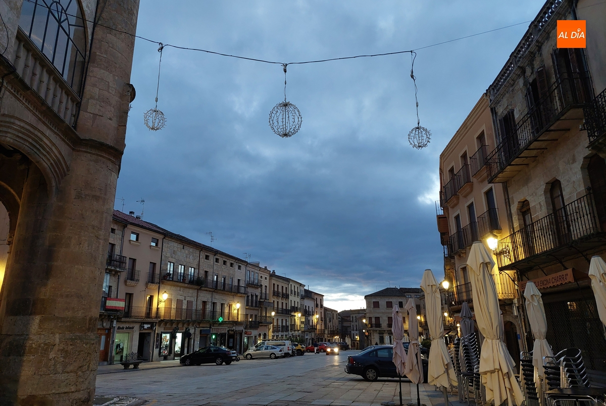 En marcha el montaje del alumbrado navideño de Ciudad Rodrigo