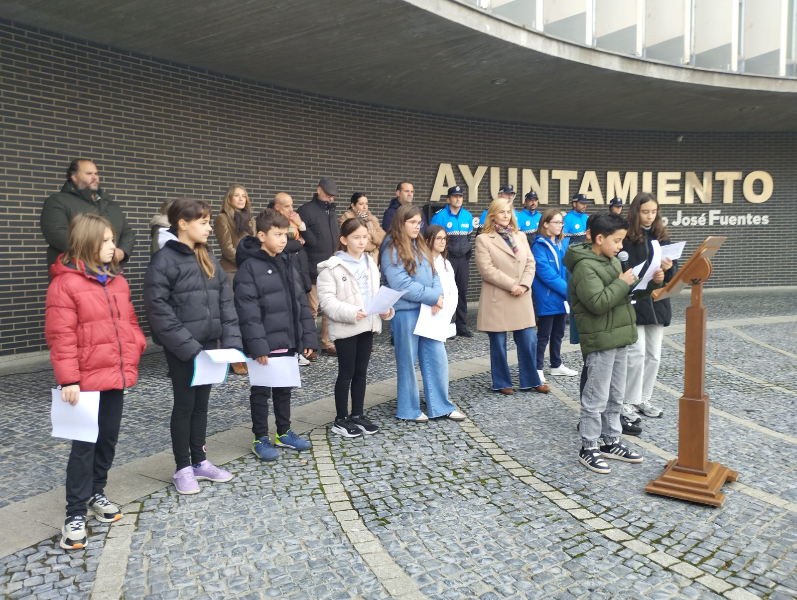 Los escolares de Santa Marta alzan la voz contra la violencia de género en el manifiesto del 25N