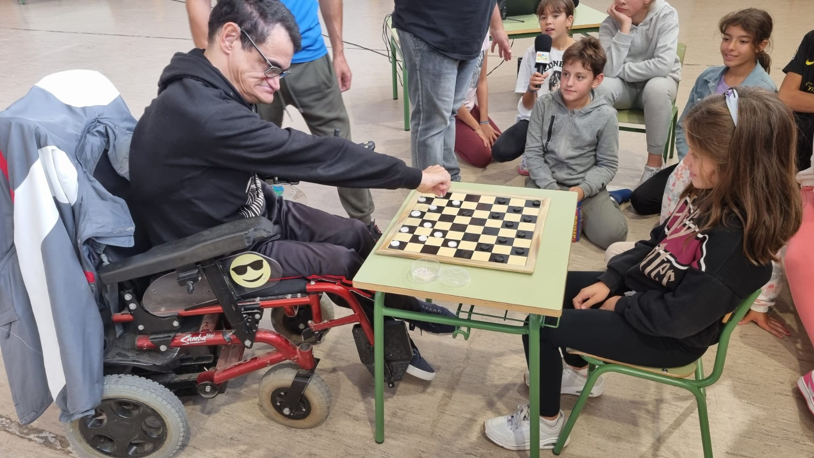 El arte rompe barreras en Carbajosa: escolares y asociaciones se unen por la inclusión